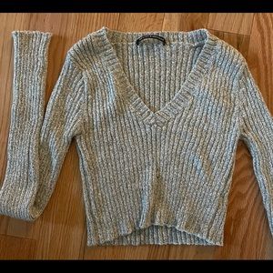 Brandy Melville cropped long sleeve v-neck